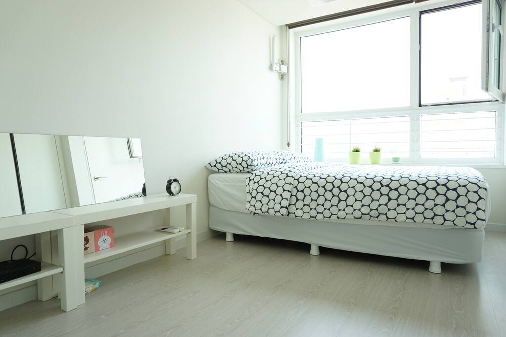 Cozy, Clean & Comfortable Room