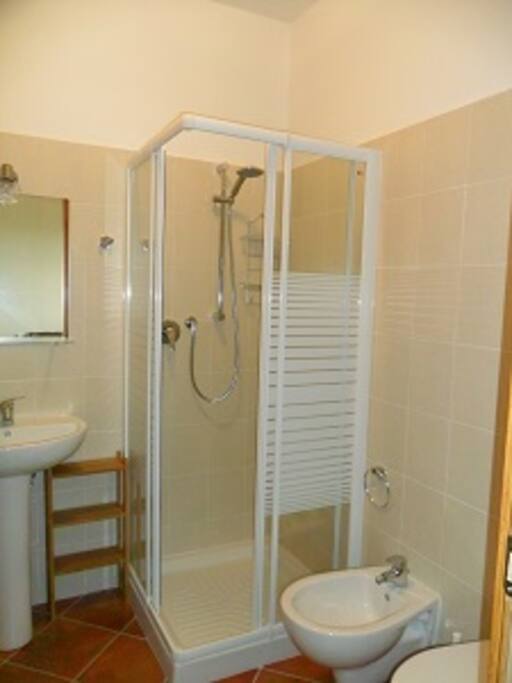 BAGNO STANZA ROSSA