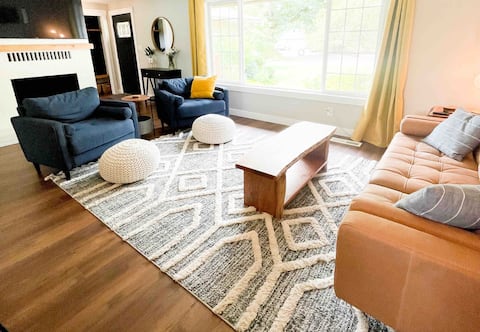 Charming Home for Large Families, Near Park