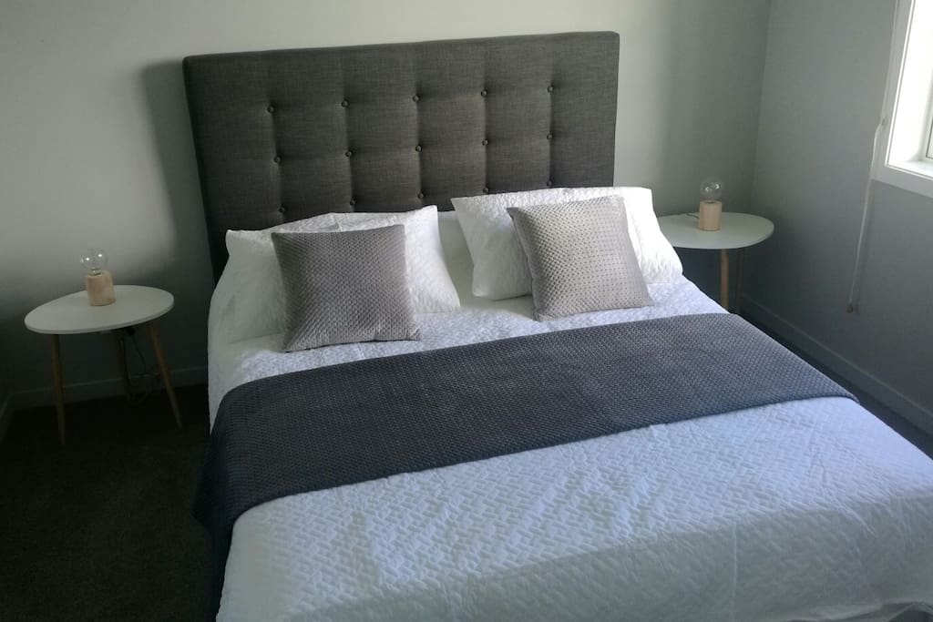 Queen bed