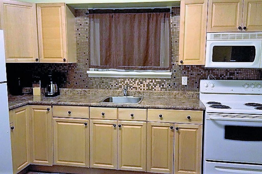 Fully equipped kitchen.