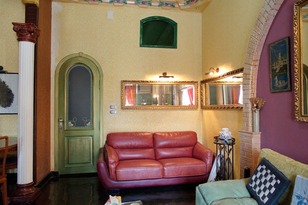 SALONS