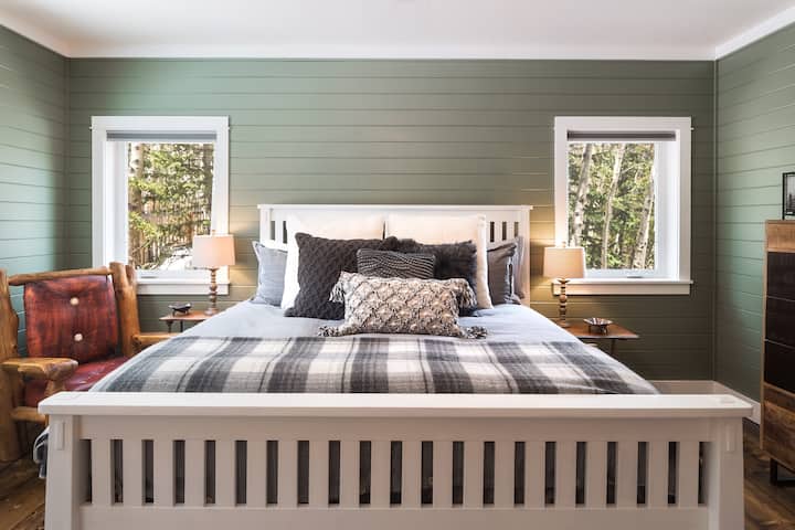 Snuggle up in the master bedroom's king sized bed with brand new pillow top mattress.