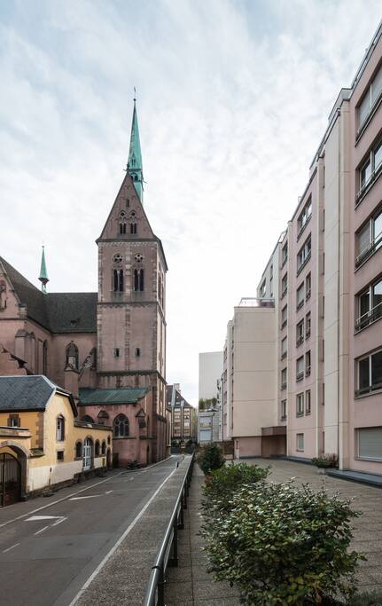 L'eglise Saint-Pierre le Jeune Protestante de Strasbourg, C'est l'une des plus remarquables de Strasbourg, au point de vue de l'histoire de l'art et de l'architecture.
