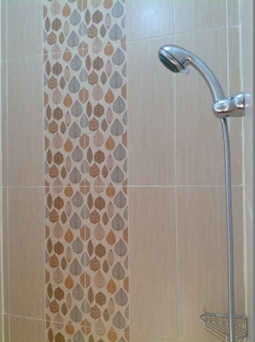 Hotwater, Hanger, Towel, Soap, Free laundry