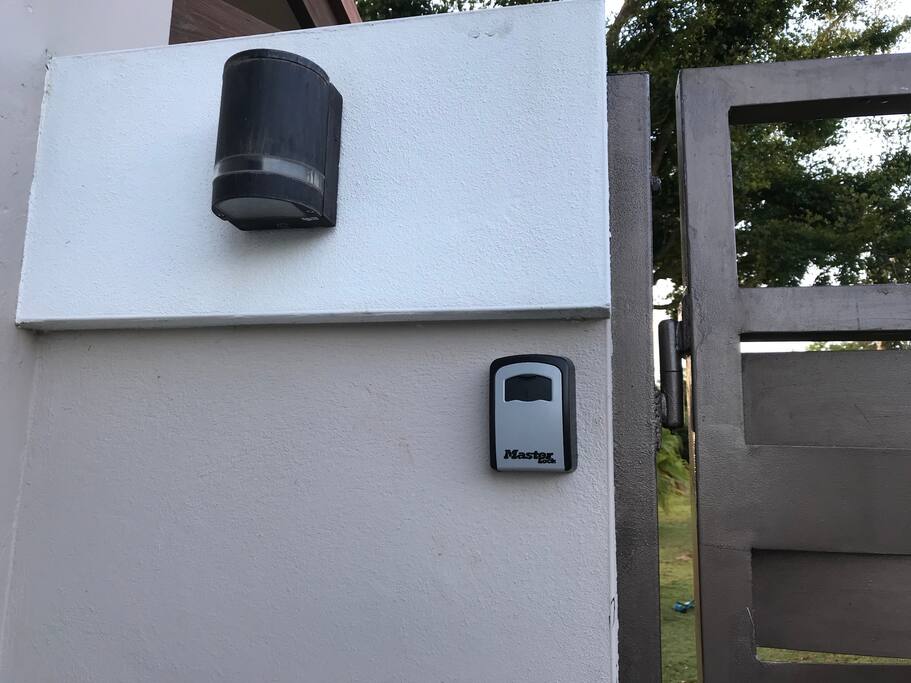 Key lock box