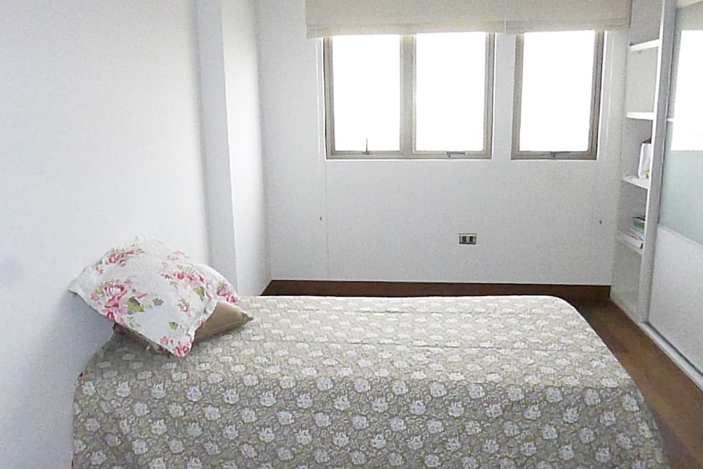 Vista del dormitorio, con vista panoramica hacia Barranco