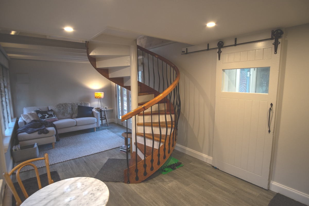 Popular Airbnb listing: Green Gables in Bright