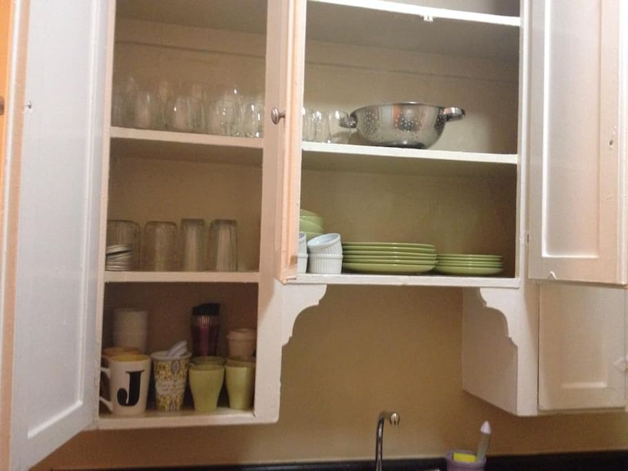 More of the kitchen.