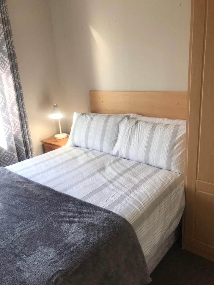 Small double bedroom 