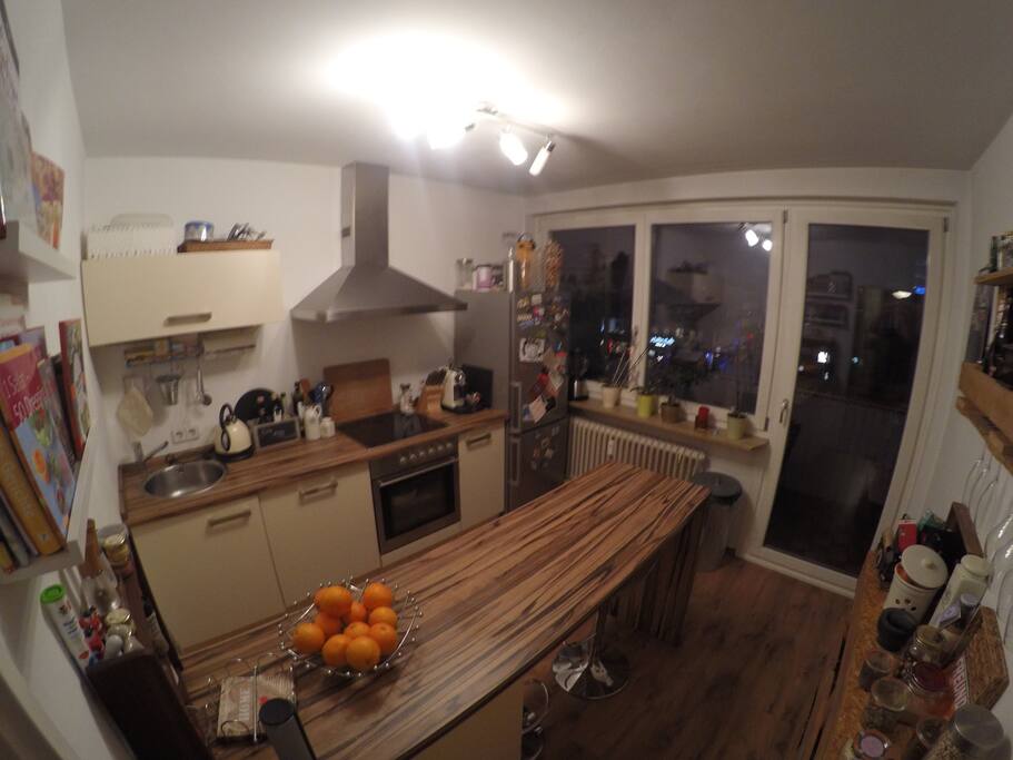 Küche mit Balkon