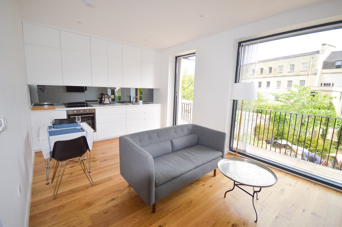 Top Airbnb: Outstanding One Bedroom Bath Apartment, Sleeps 2 in Charlcombe