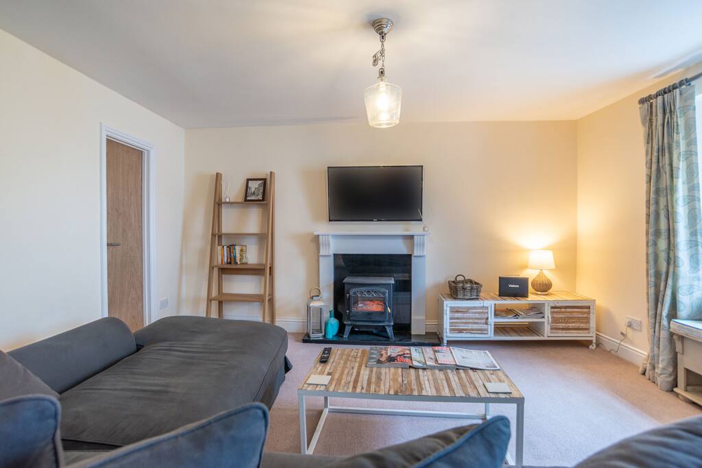 Spacious sitting room