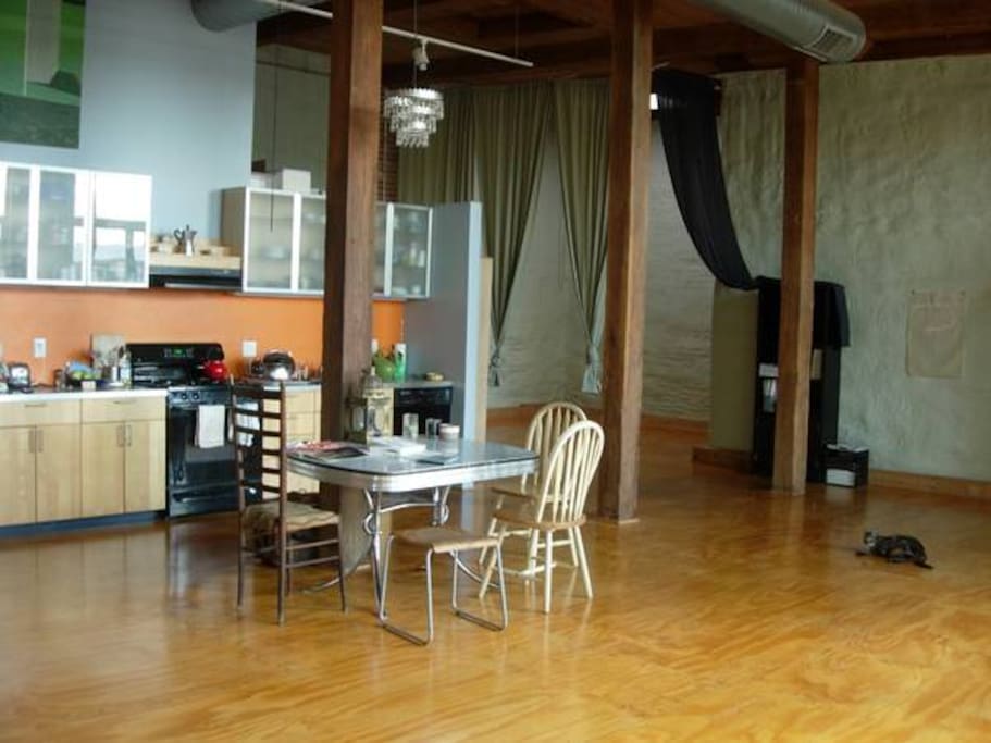 Full kitchen