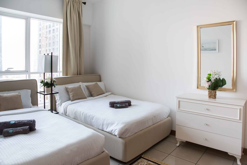 Two Quenn Size Bed