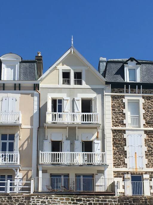 La Villa de l'extérieur