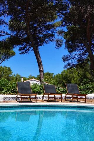 Luxury villa 6 bedrooms, pool, 2 min/beach/golf gallery image 5