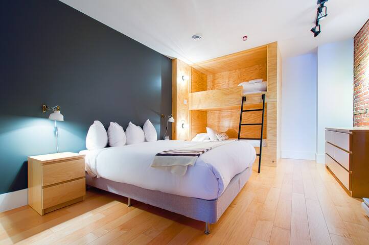 203 – Les Lofts St-Joseph – Par Les Lofts Vieux-QC gallery image 5