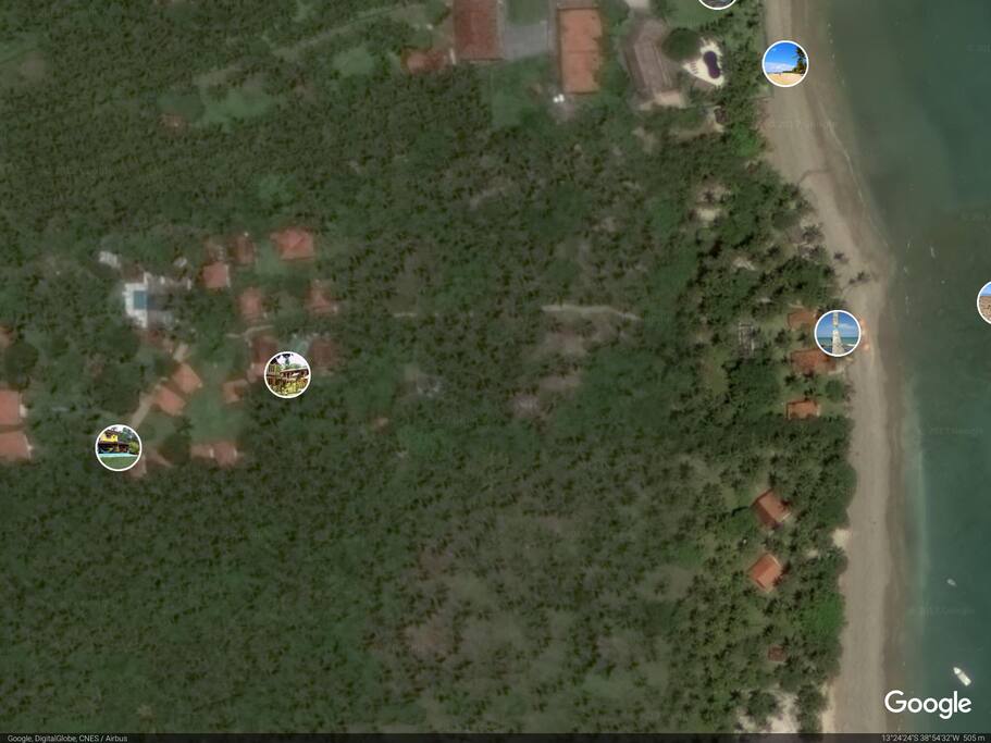 Estamos cerca del redondel del medio de la foto