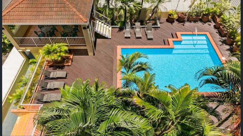 CBD Prime Location Apartment in Lake St