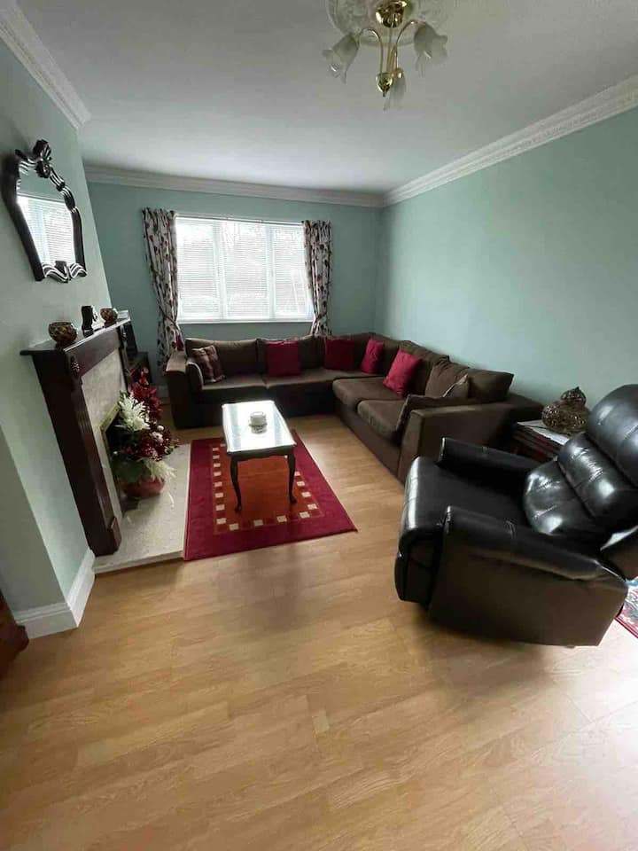 Spacious Bungalow Close To M1, Wifi, Free Parking - Armagh