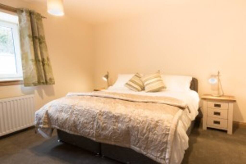 Super King Size or Twin bedroom