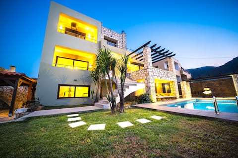 Villa Majestic Crete heated pool and sauna
