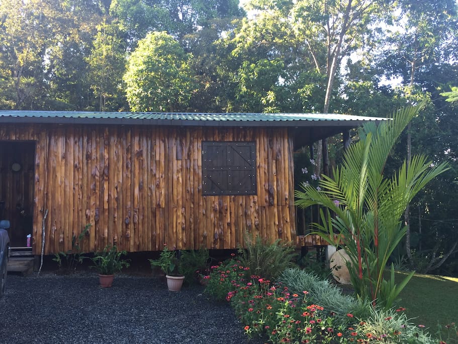 Main cabin. Comfortable and Rustic