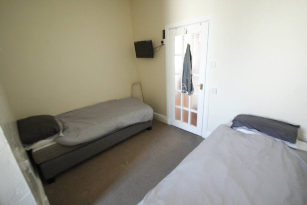 Bed room
