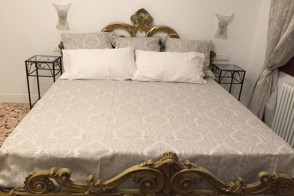 Letto matrimoniale, Materasso in memory foam, Aria condizionata