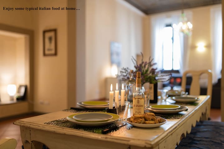 C1 Duomo,Pool table,frescoes ceilings and elevator gallery image 2