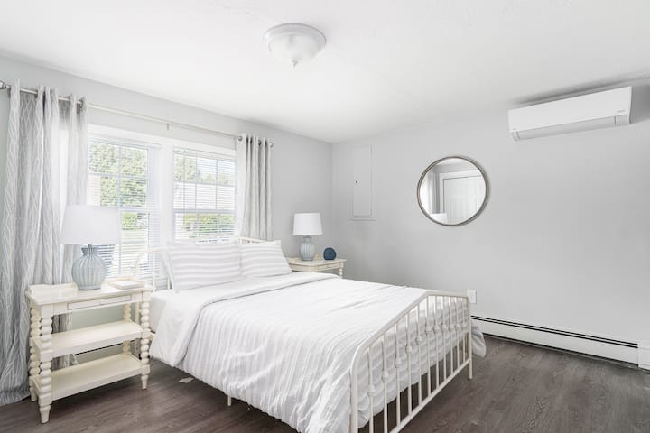 Bedroom #4, Lower Level, Queen Bed