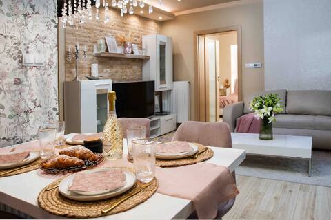 Lovely condominium with private garden