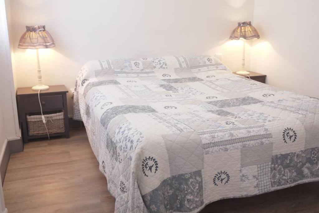 La Chambre Gris Perle -1 Lit Double-