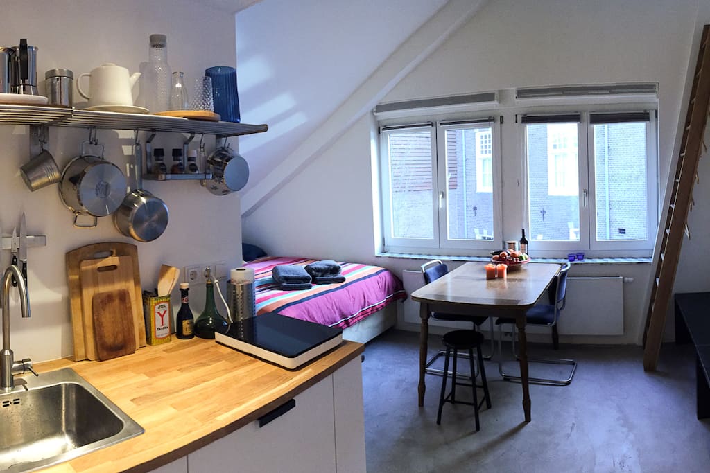 Fully equipped kitchen.