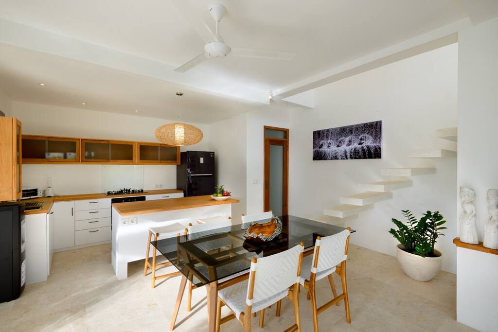 Open plan kitchen & living