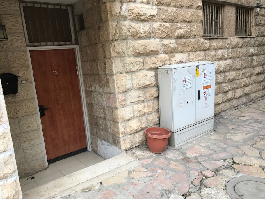 Private Entrance, Ground Floor