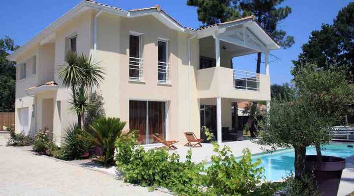 Villa Avec Piscine Securisee - Le Porge