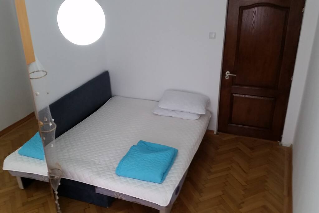Second room, great light