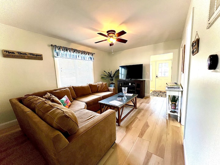 The Blue Crab Beach House - Free Beach Passes - Chesapeake Beach, MD