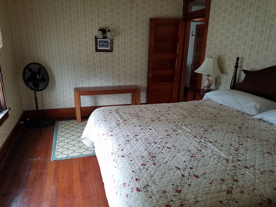 King bedroom, second floor.