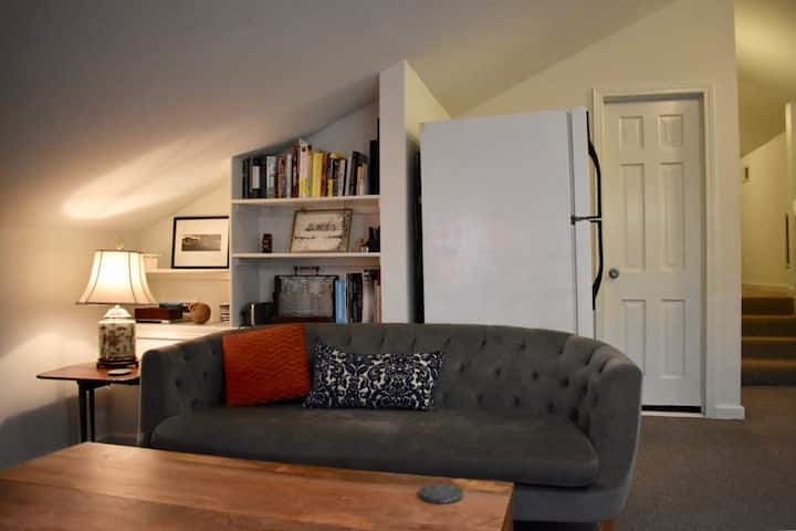 Treehouse Attic Unit In Historical Montrose - Houston, TX