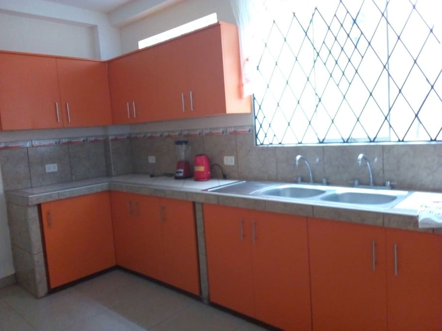 Amplia cocina