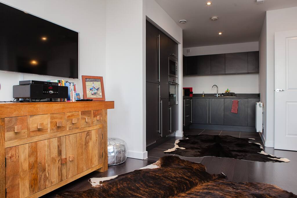 Open plan lounge / kitchen
