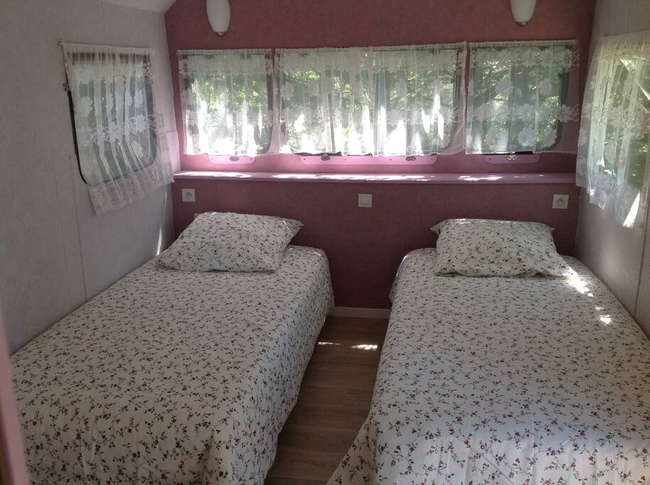 Chambre 2 lits simples