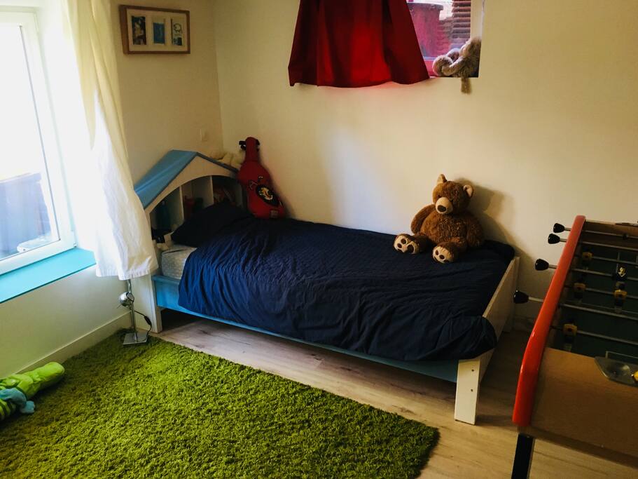 lit une place dans la chambre