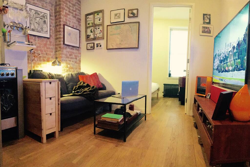 A newer photo of the living room. I'm regularly updating things