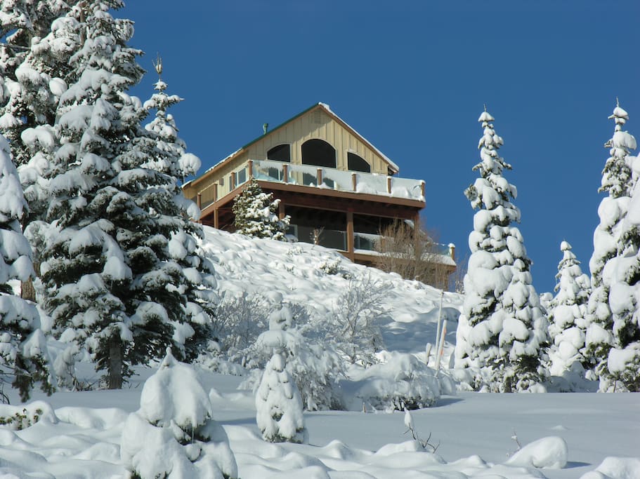 Alta Vista Chalet viewed from "Skislope Way" below