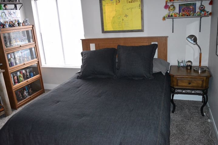 Zona Rosa, KC, MO Apartment, one bed/one bath