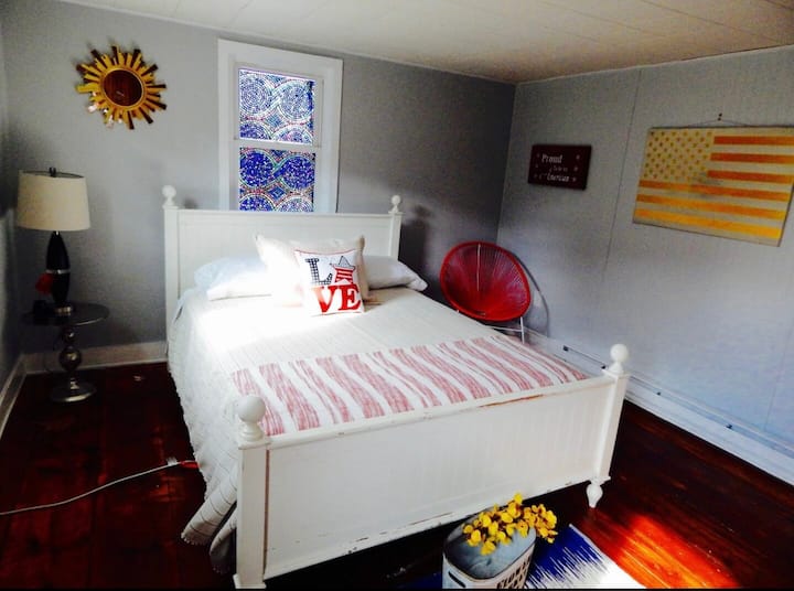 Во спалната соба бр. 3 има брачен кревет (широк 150-179 см)